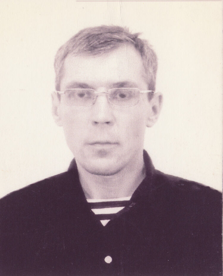  8349696  Vladis, 62 ,    