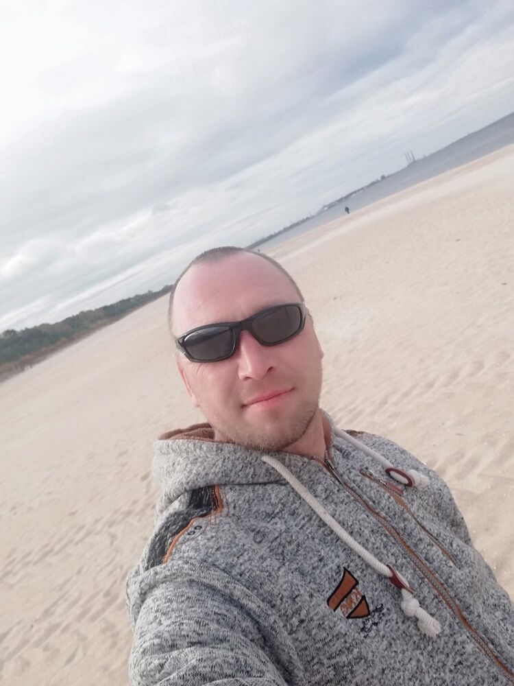  18364126  Ryslan, 43 ,    