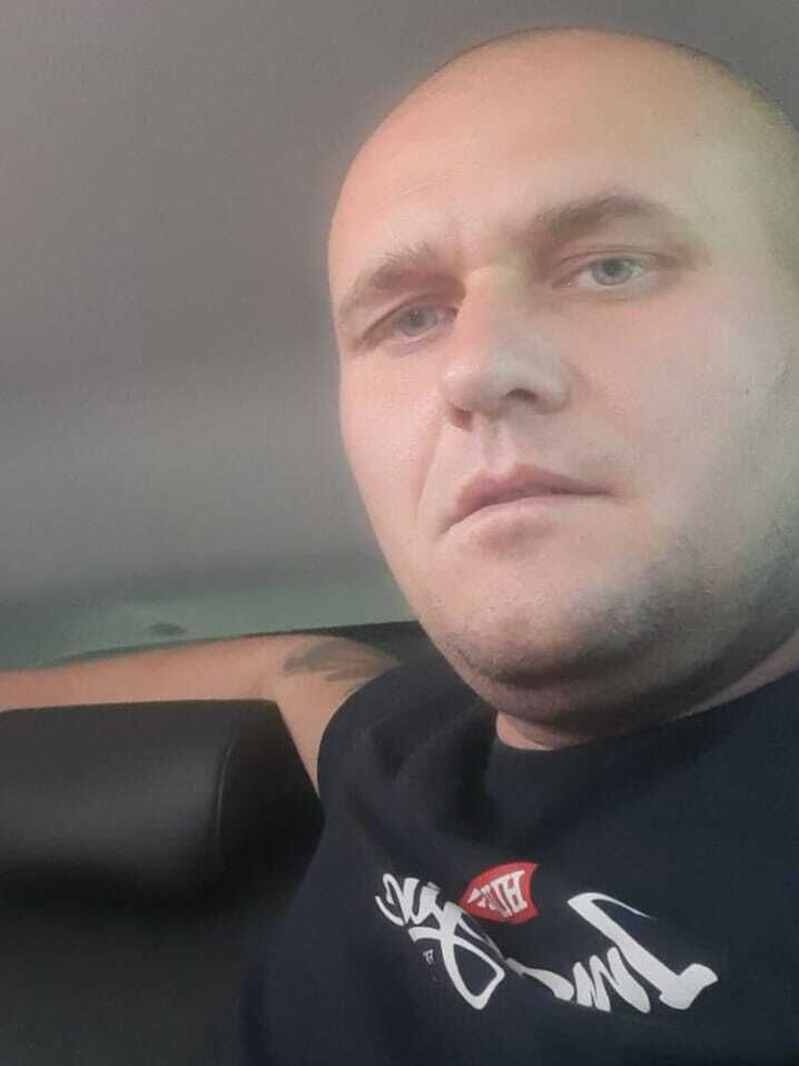  ,   Artem, 39 ,   ,   , c , 