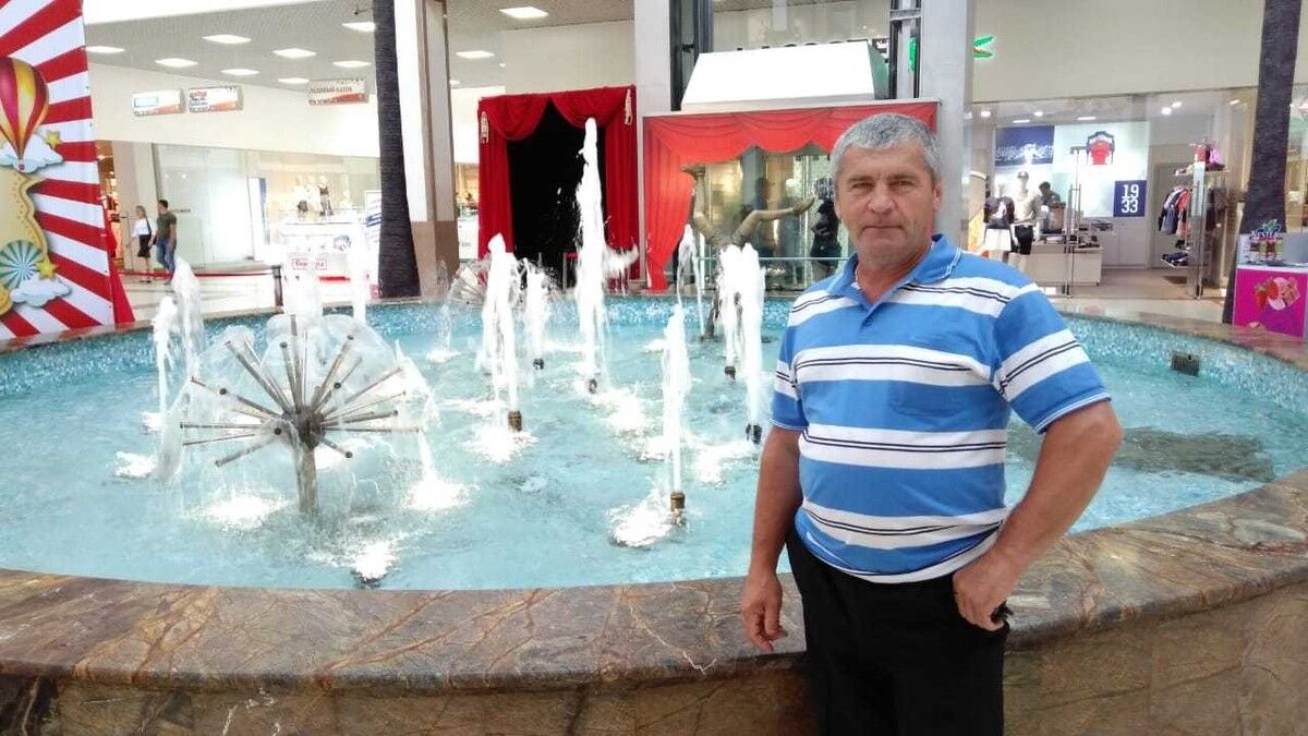  15807666  Vasilij, 61 ,    