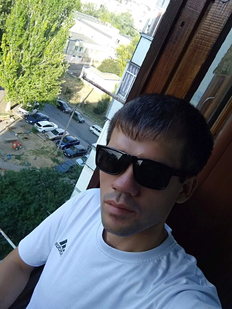  48467796  Leoniq, 34 ,    
