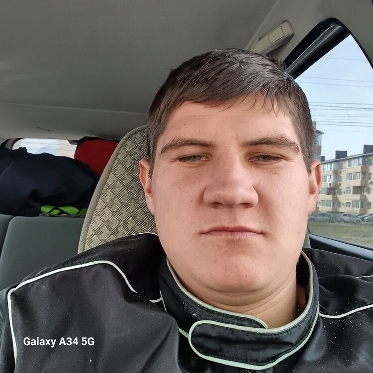  41839116  Denis, 25 ,    