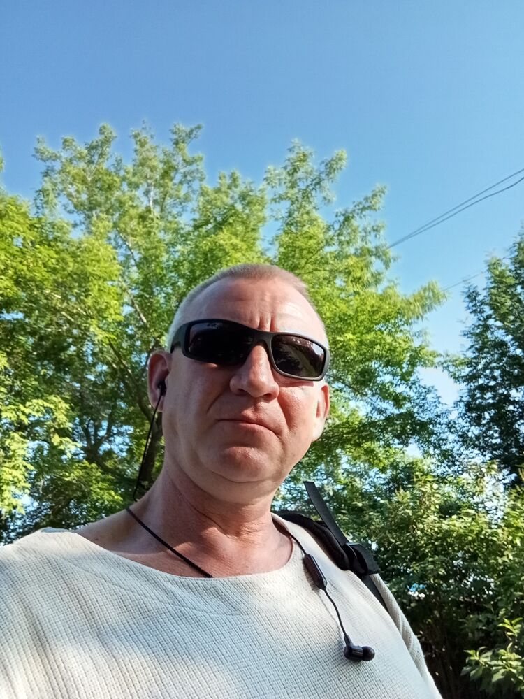  44379896  , 52 ,    