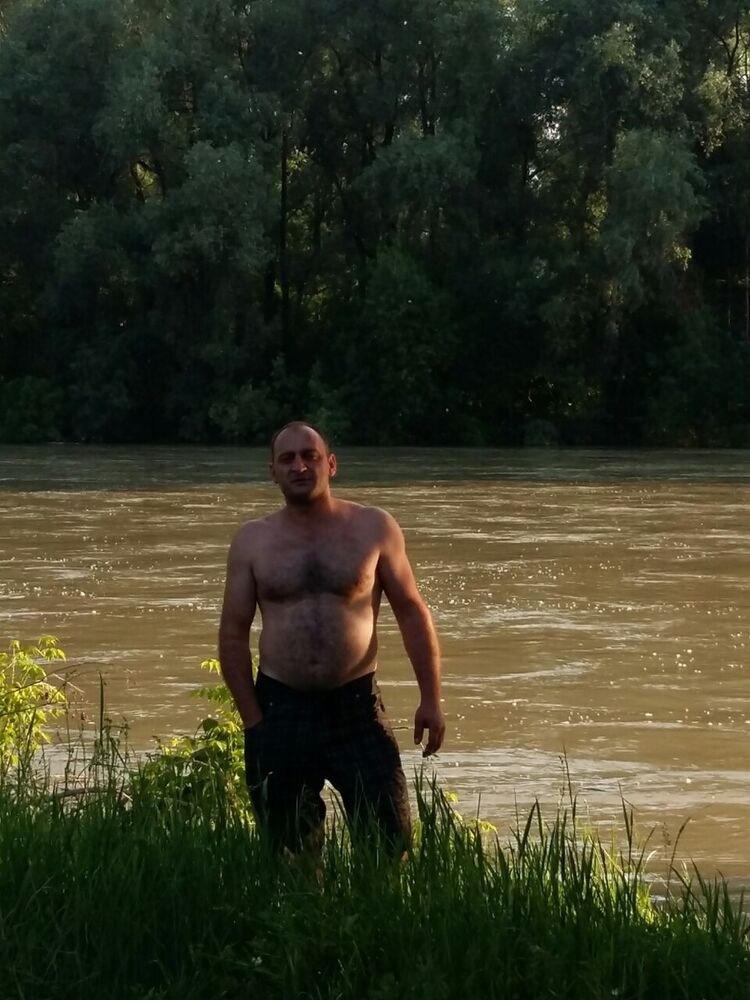  8647566  Aleko, 45 ,    -