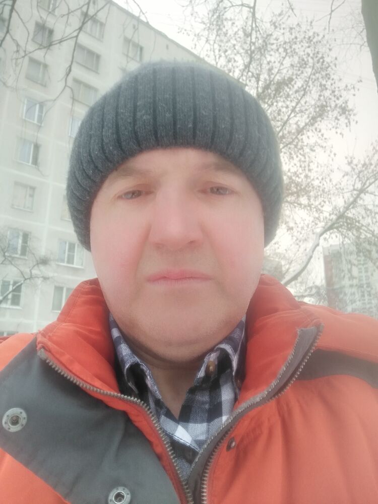  40334936  Oleg, 54 ,    