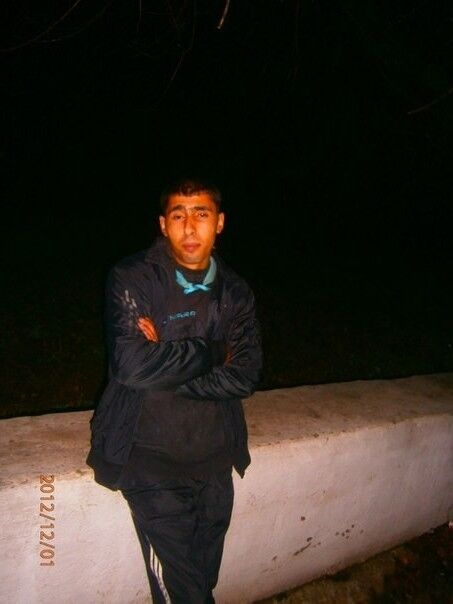  12104906  Artur, 31 ,    