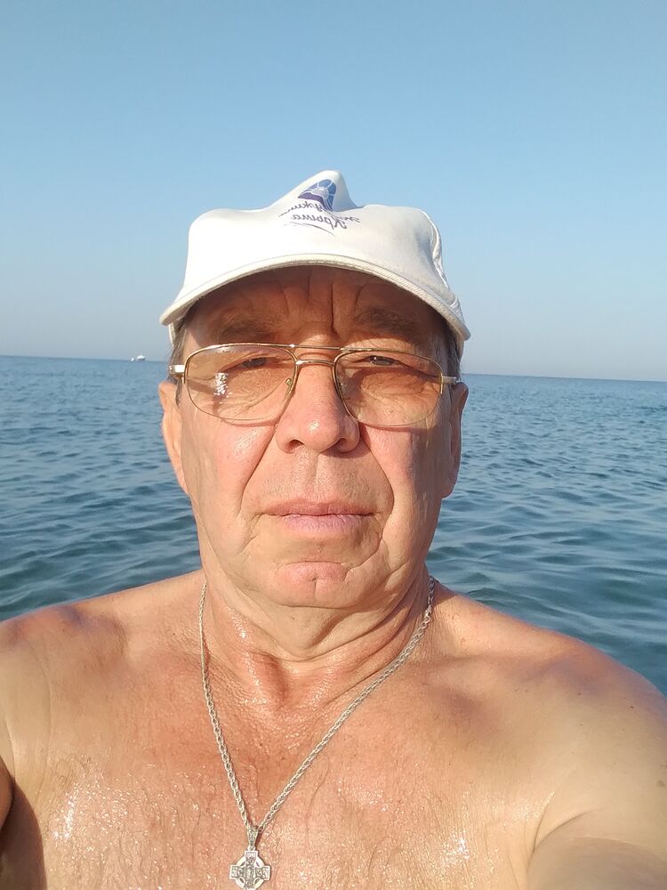  24433486  , 61 ,    