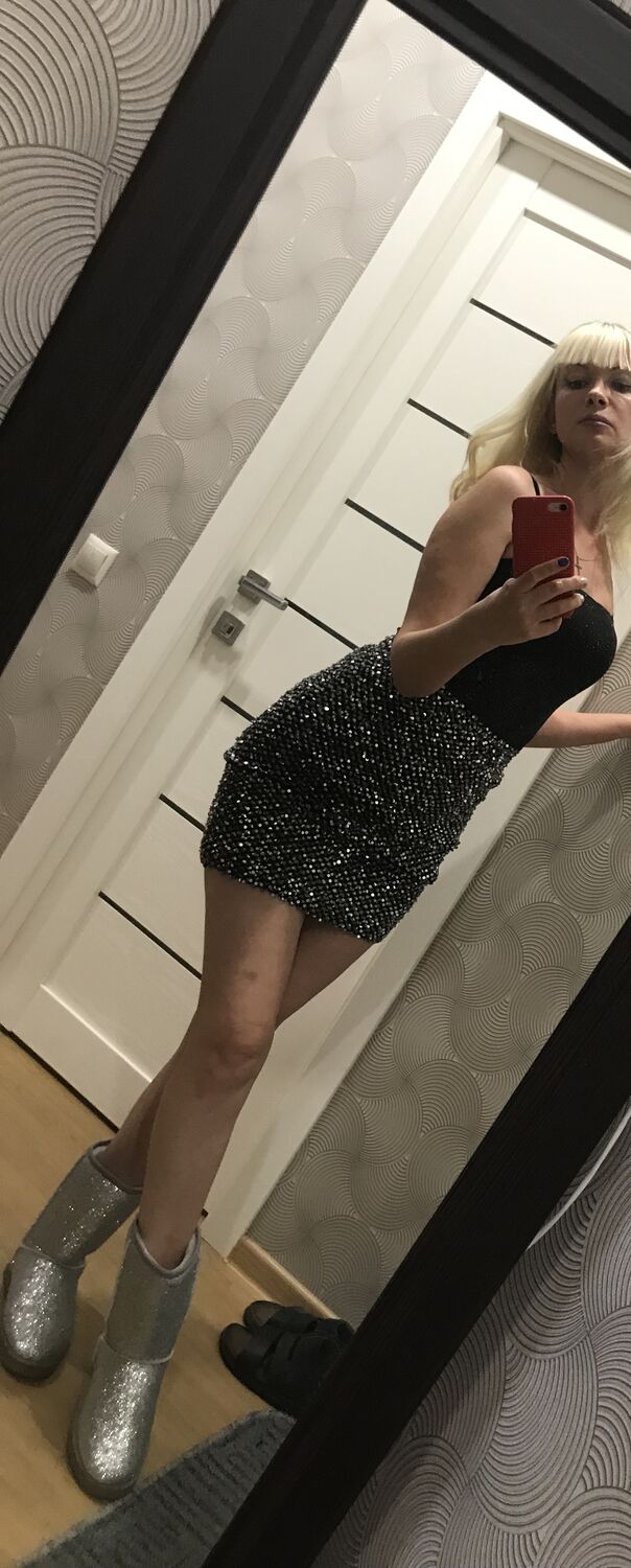  ,   Aina, 49 ,   c 