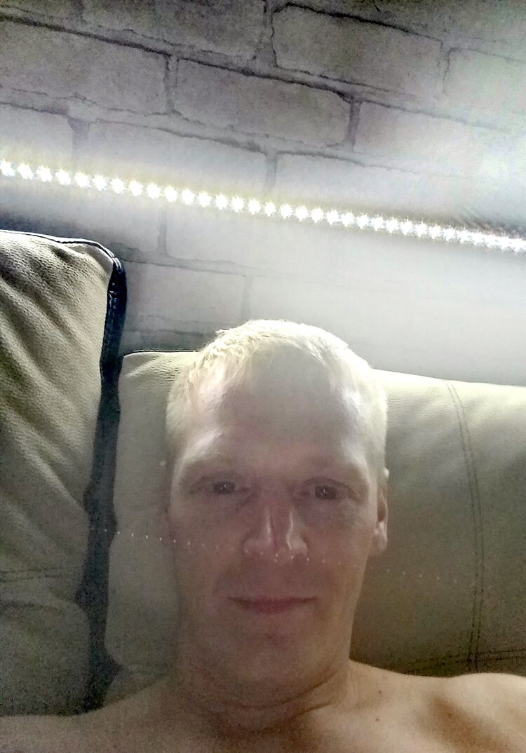  45783706  IVAN, 34 ,    
