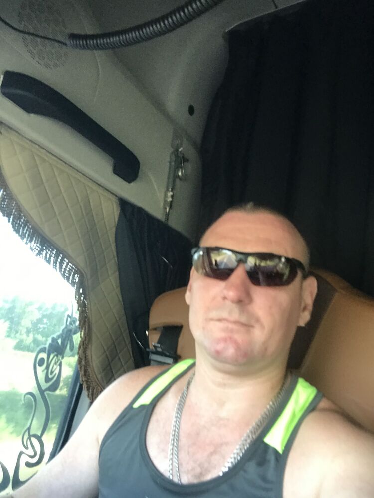  46533276  , 37 ,    