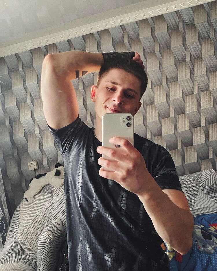  28518016  Max, 29 ,    