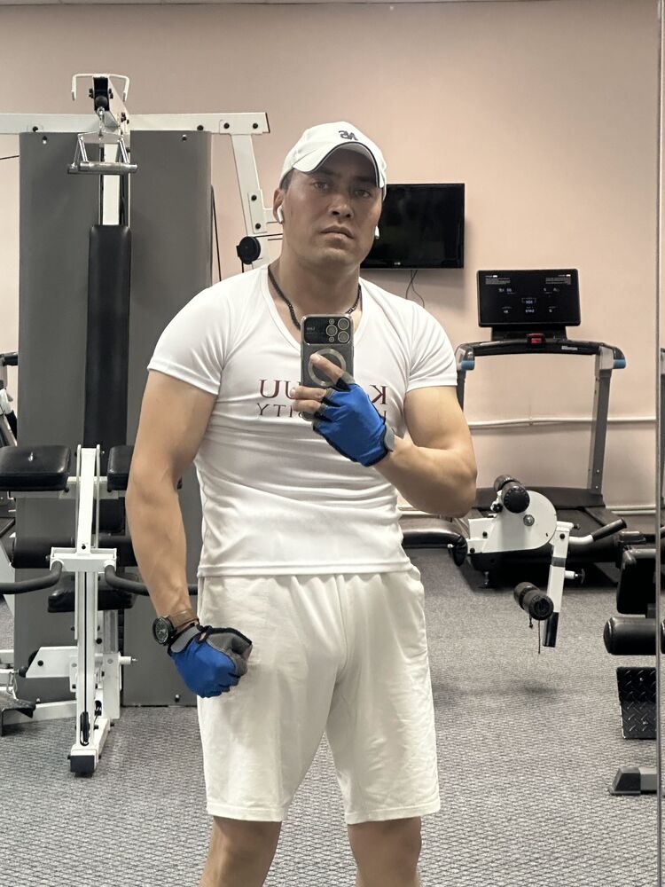  52406566  NURIK, 33 ,    