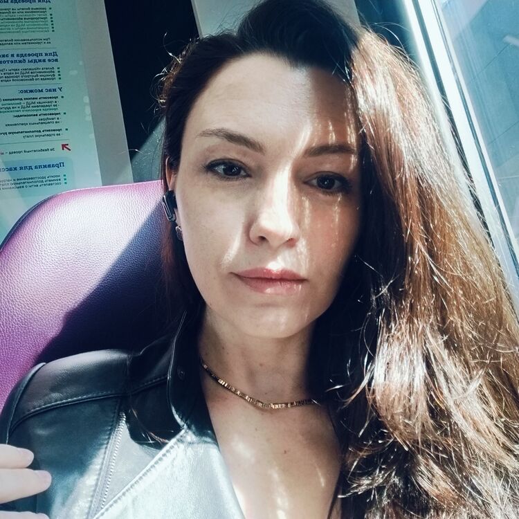  ,   Liliya, 41 ,   c 