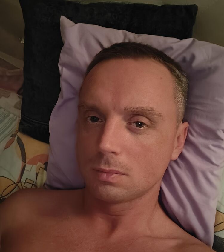  52914446  Andrei, 40 ,    
