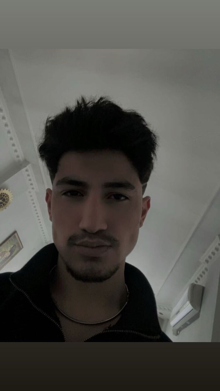  Batman,   Mustafa, 19 ,   ,   