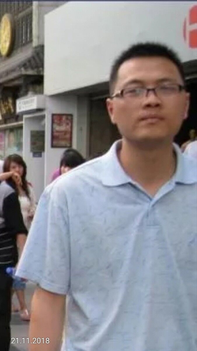  17782096  Erlan, 43 ,    