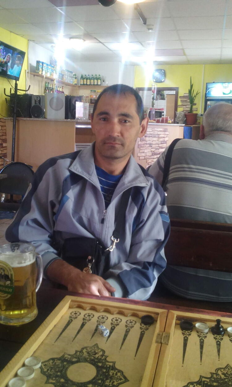  45937906  Rais, 44 ,    