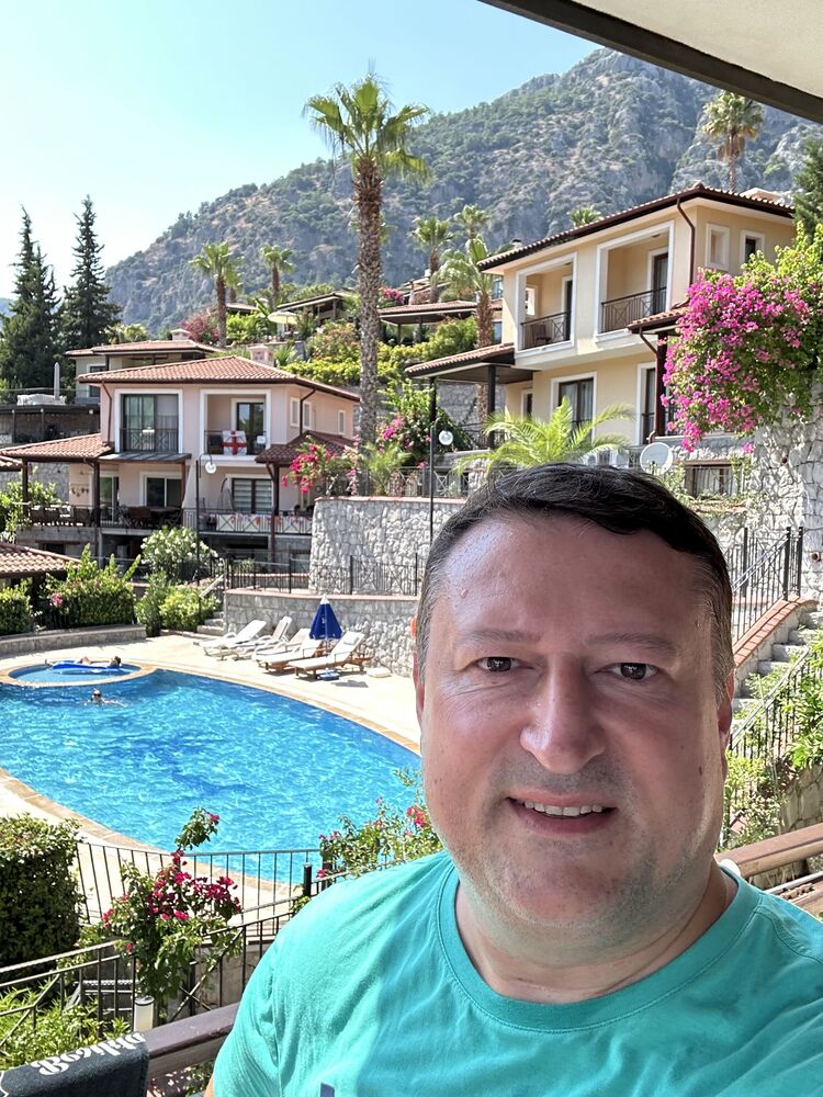  ,   Hakan, 43 ,   ,   