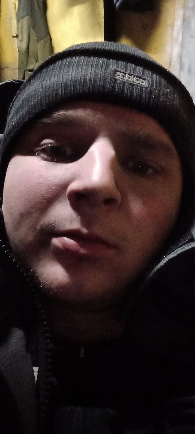  31955856  Vasily, 23 ,    