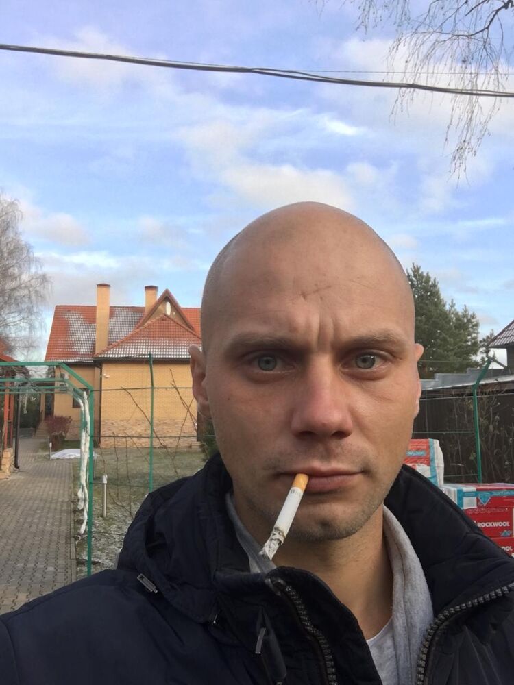  53704066  Denis, 39 ,    
