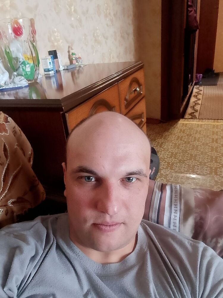  50022806  Nikolay, 40 ,    