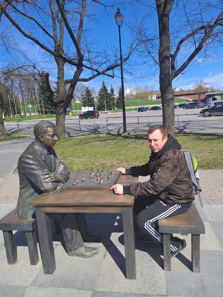  -,   Leonid, 44 ,   ,   