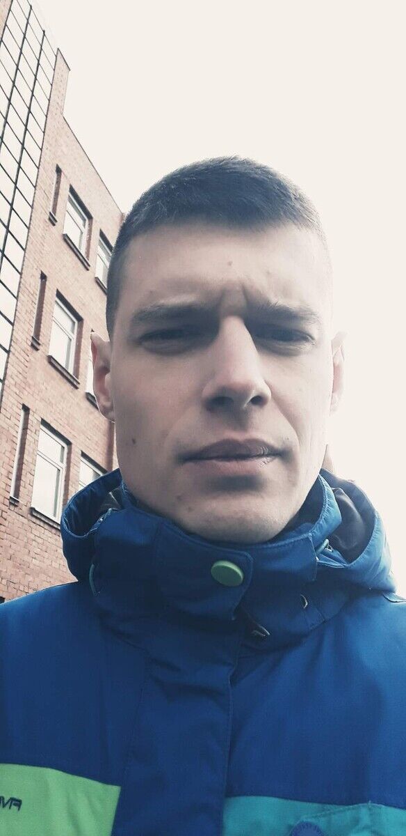  20975876  Gufy, 31 ,    