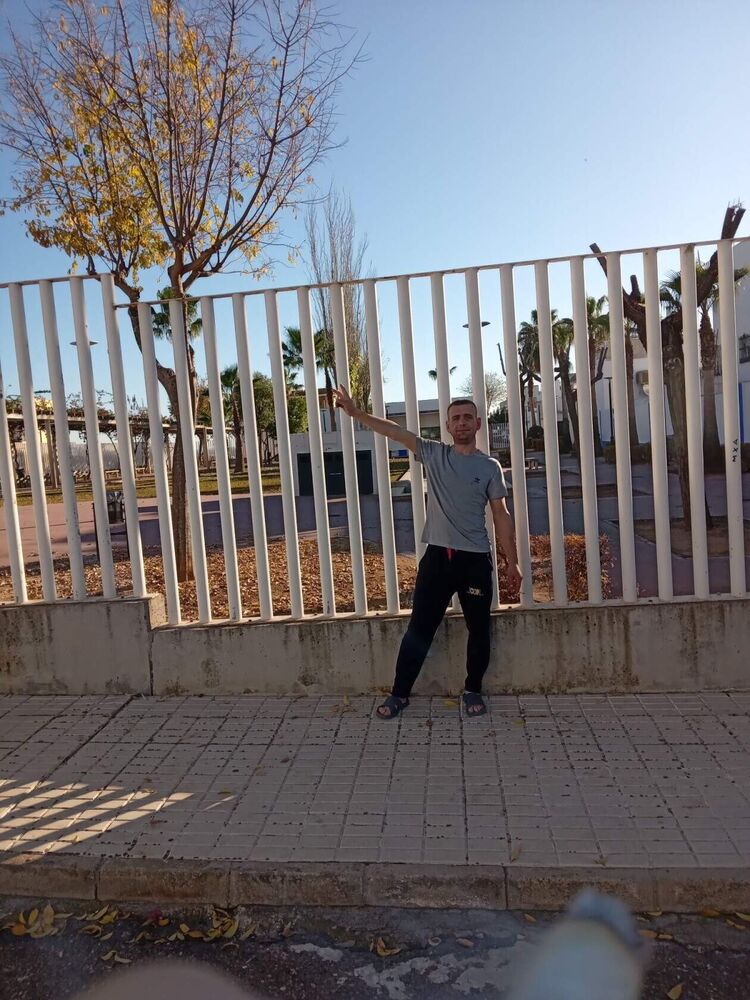  ,   Dima, 36 ,   ,   