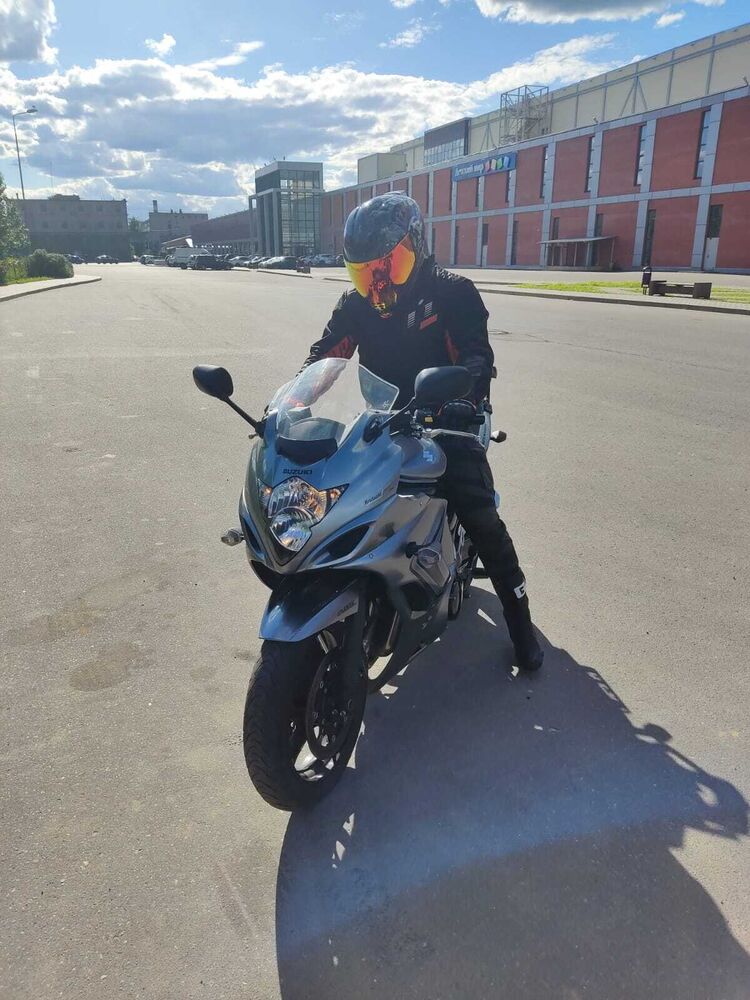  27719906  Roman, 39 ,    