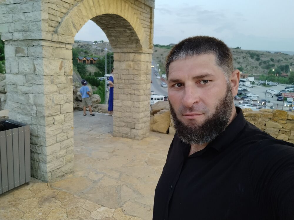  ,   Alik, 43 ,   ,   