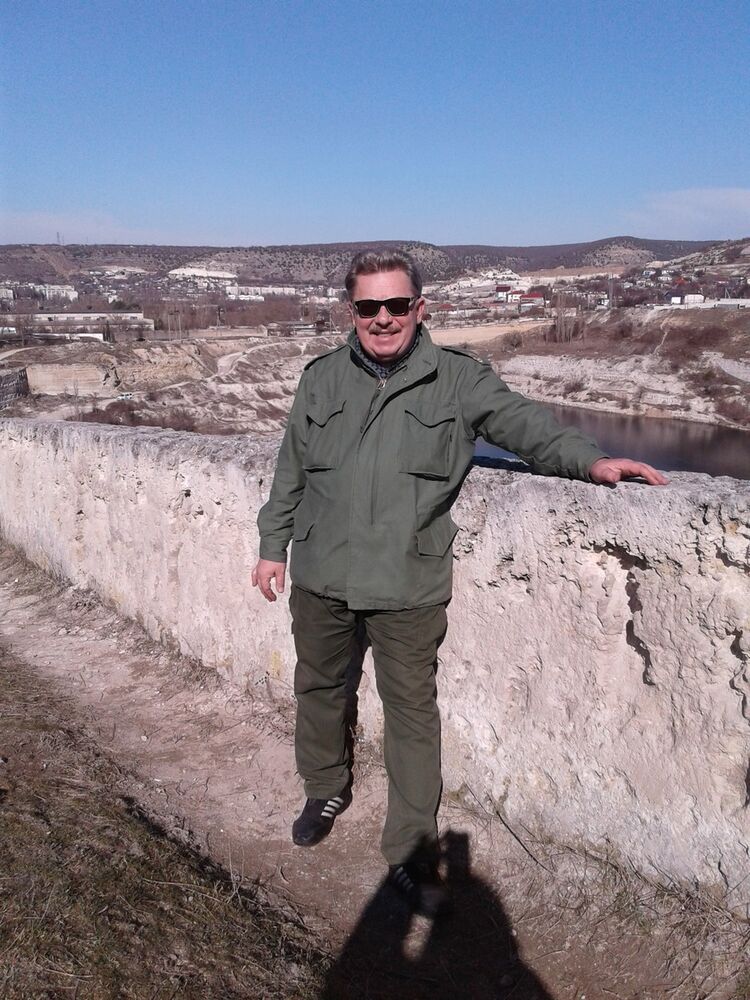  15816616  Viktor, 63 ,    