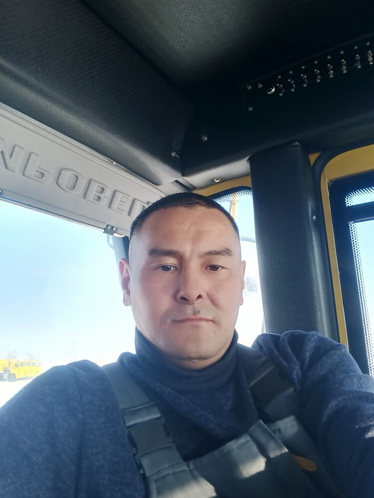  42460716  Aman, 38 ,    