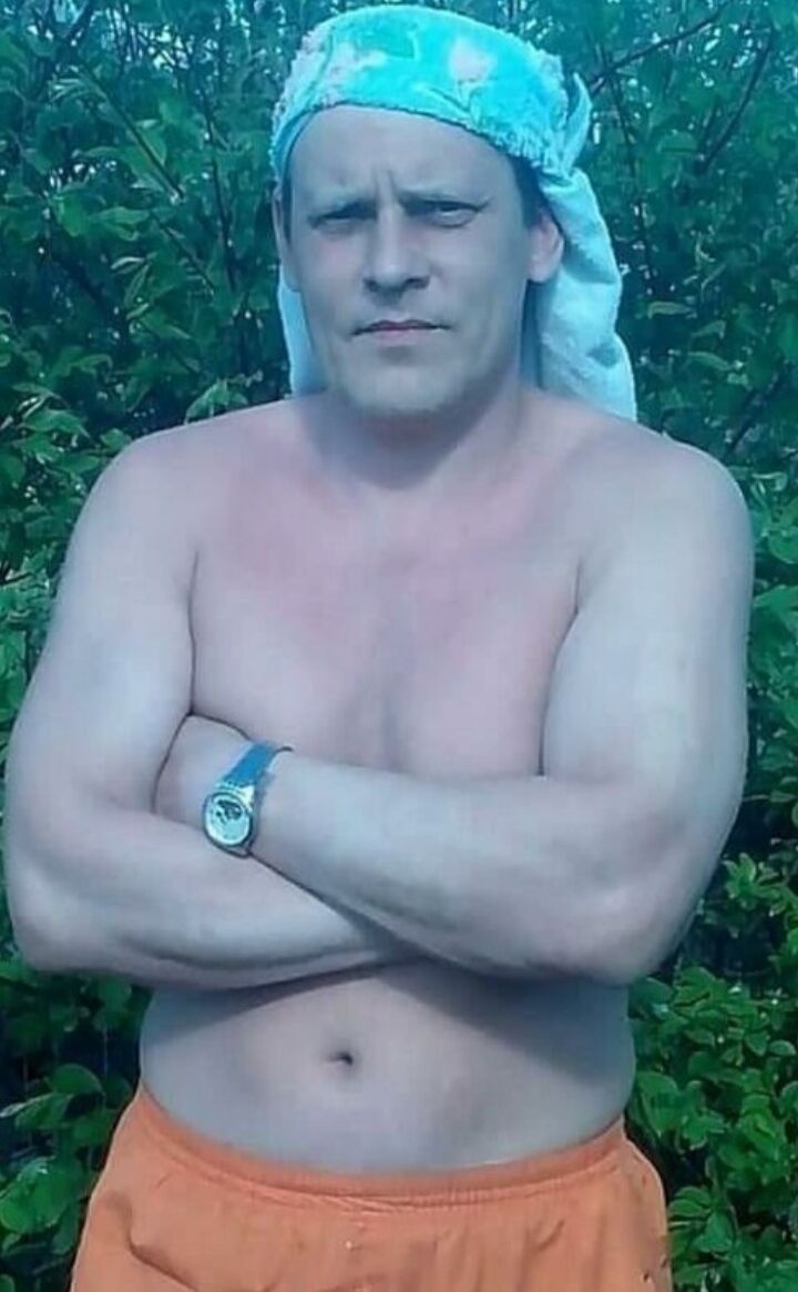  Umuahia,   Dzhon, 49 ,   ,   