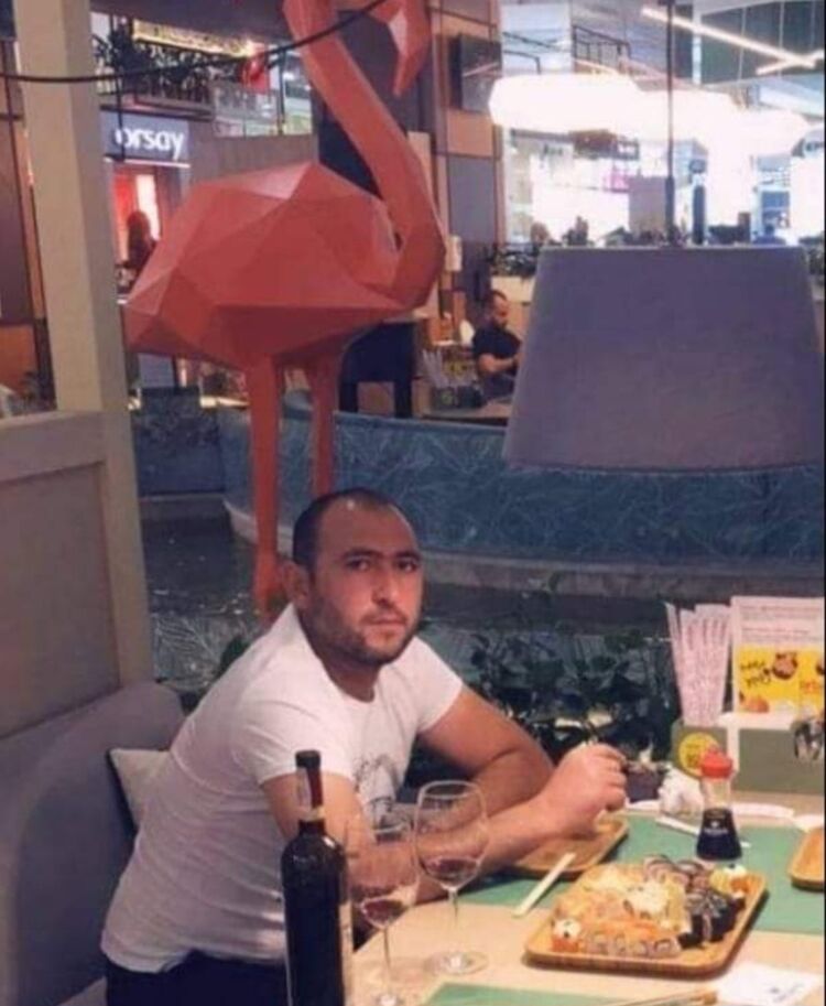 ,   Piri, 42 ,  