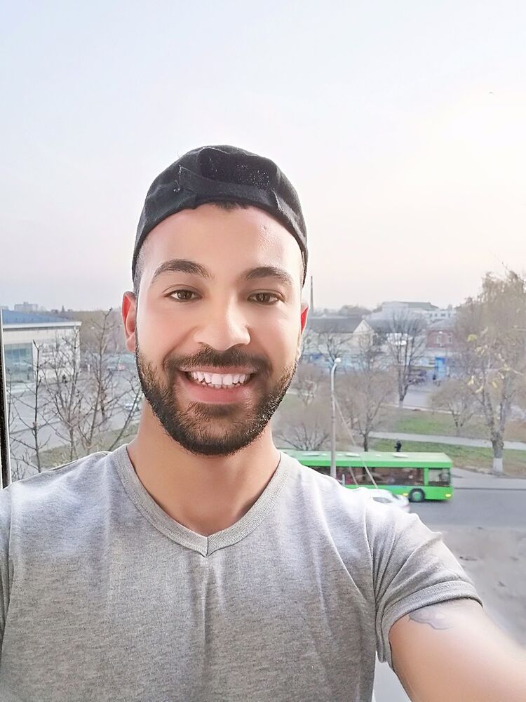  19039816  Mostafa, 31 ,    