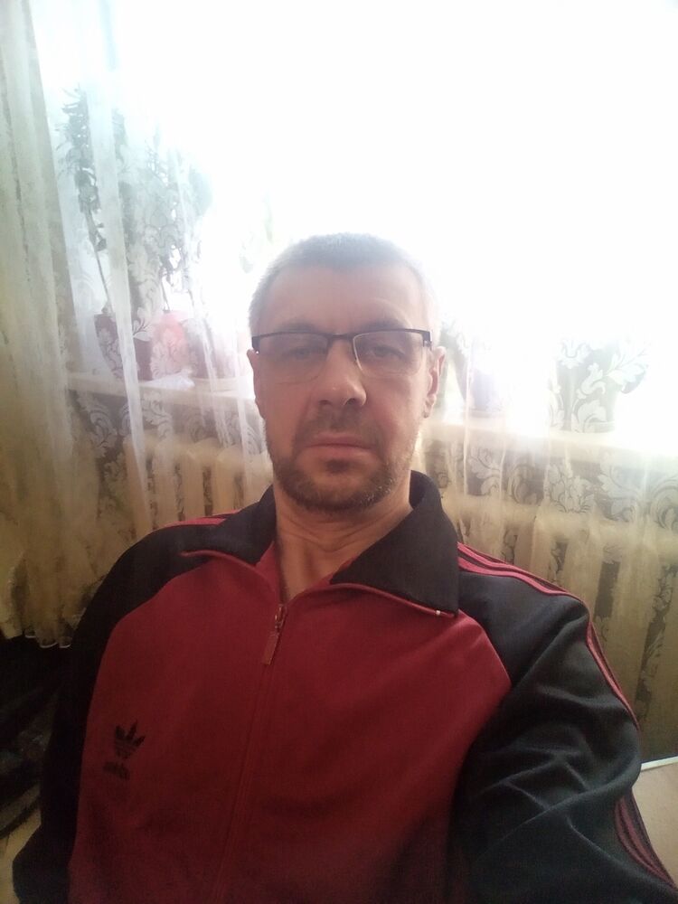  44129326  Vlad, 53 ,    