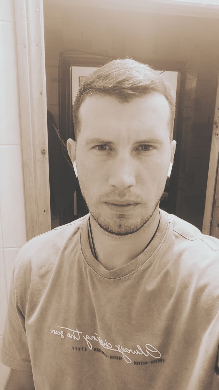   ,   Pavel, 33 ,   ,   