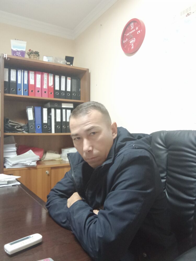  24137976  Marat, 43 ,    