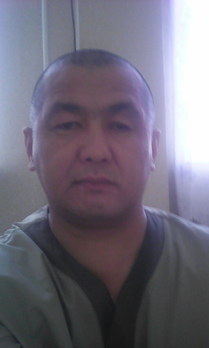  ,   Alex, 52 ,   