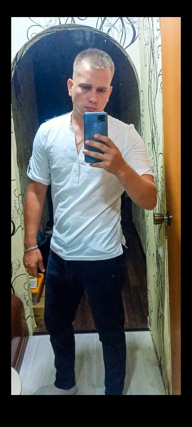  33992026  Valery, 32 ,    