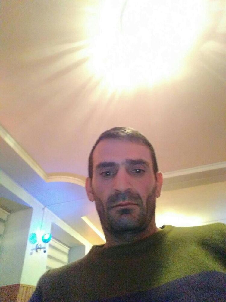  48082416  Davit, 45 ,    