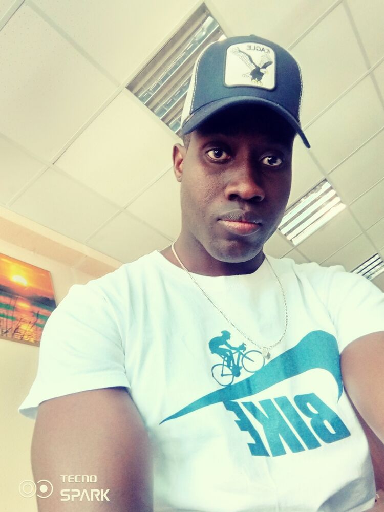  39024586  Loris Gomis, 34 ,    -