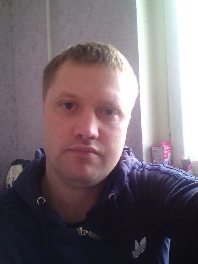  11441146  Viktor, 43 ,    