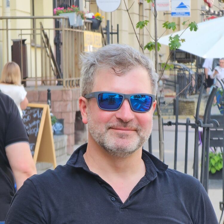  35879006  Dmitriy, 44 ,    