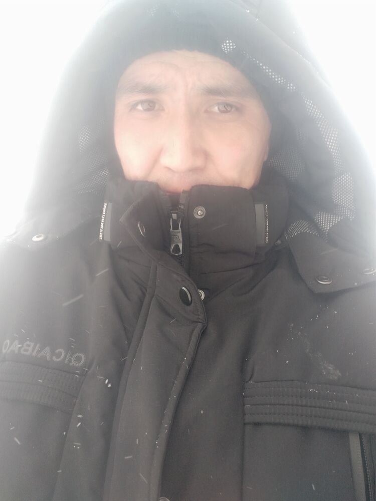  22604546  Azamat, 38 ,    