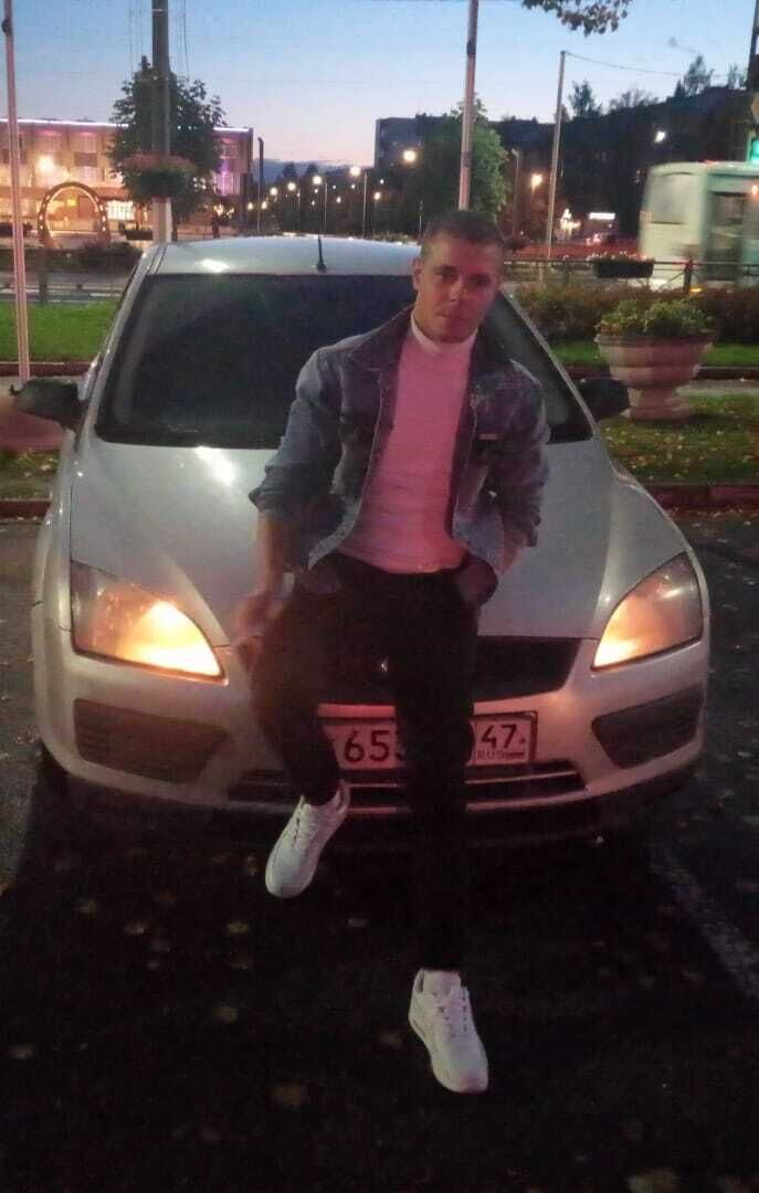  28316326  Roman, 33 ,    -