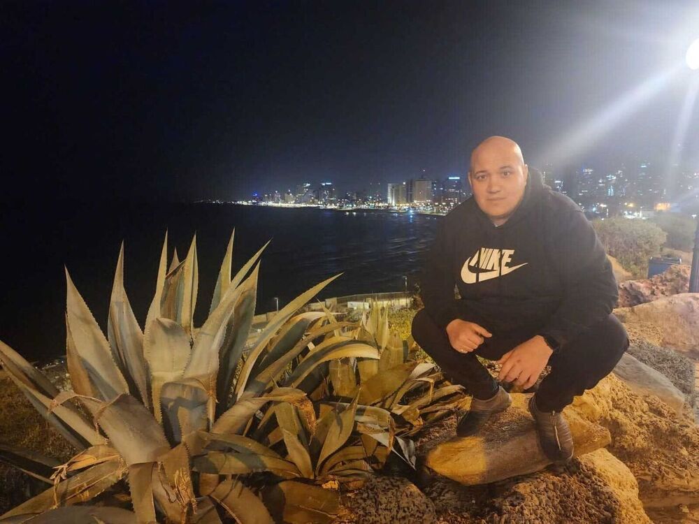  43592946  , 40 ,    
