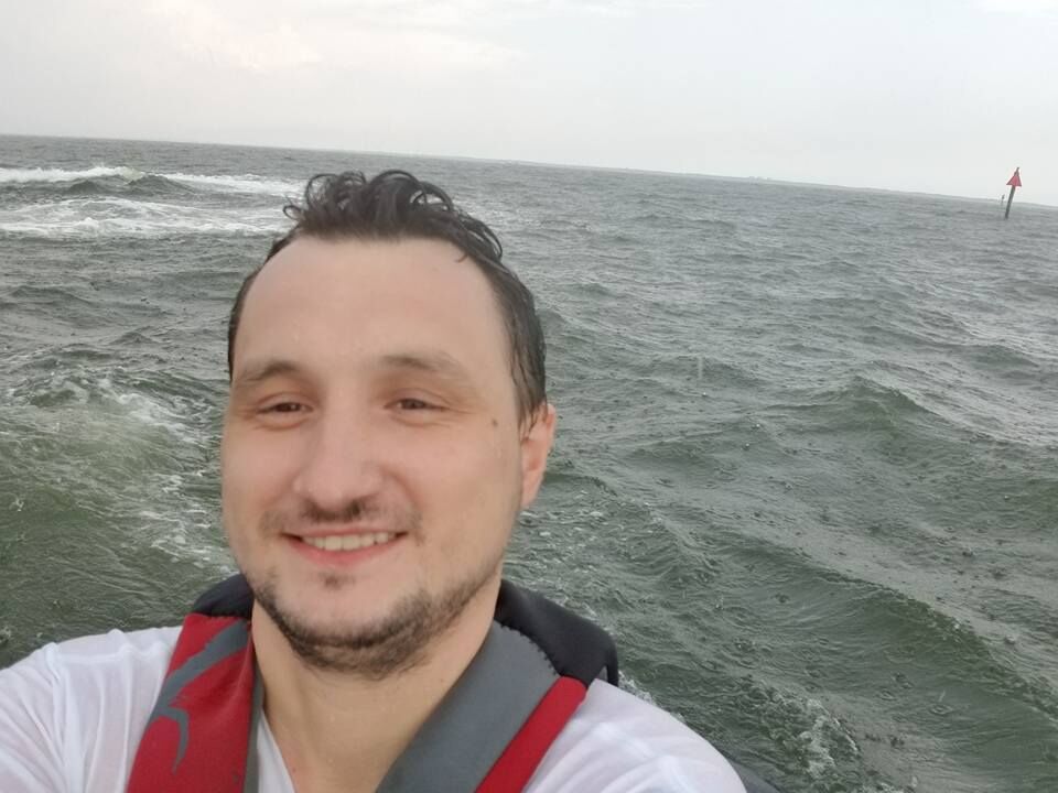  45274196  Alexei Lungu, 40 ,    