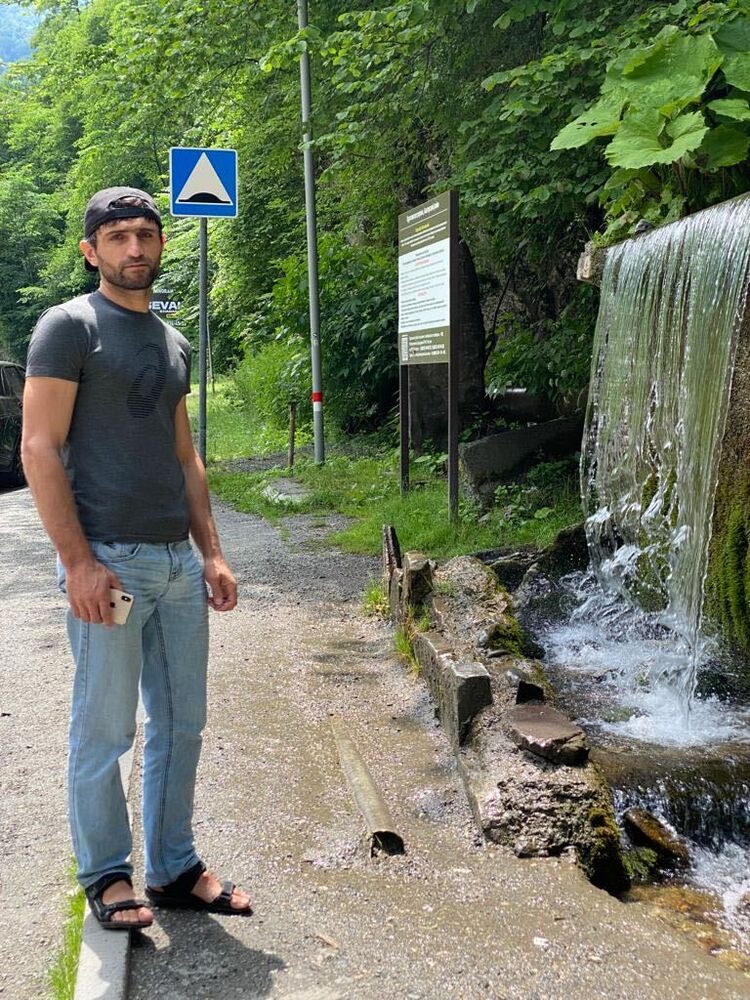  28585956  , 34 ,    