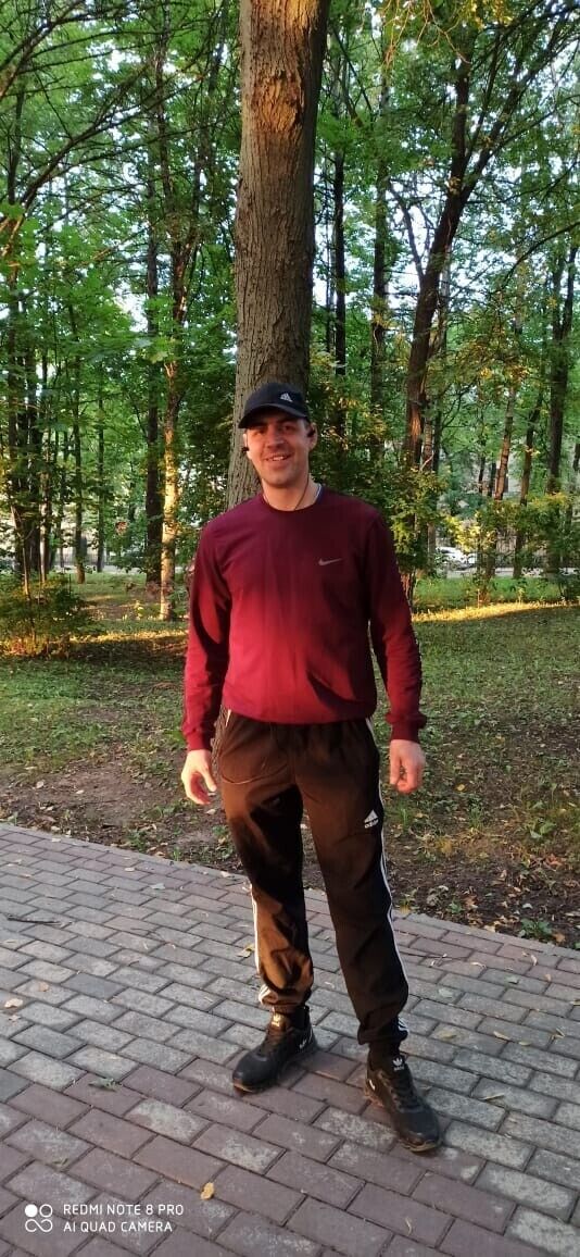  ,   Anton, 36 ,   